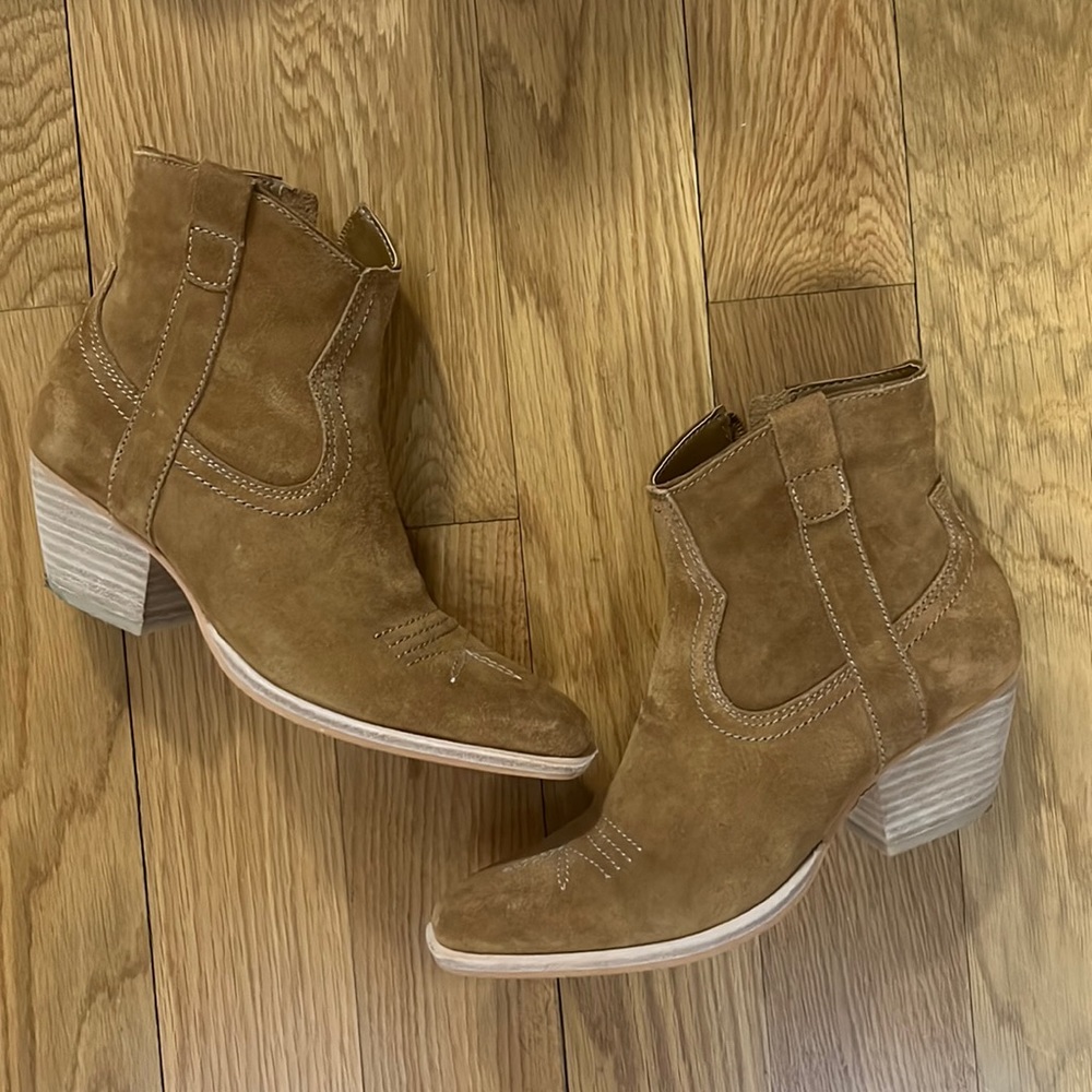 dolce Vita short ankle cowboy boots